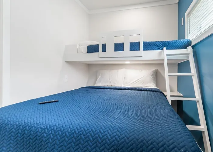 Shore Point Holiday home